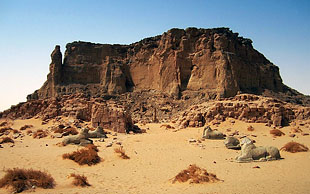 Der heilige Berg Jebel Barkal bei Karima, Wohnort des Gottes Amun, Sudan