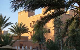 Das Hotel Jardins de Ouarzazate liegt an ruhiger Lage etwas ausserhalb des Zentrums von Ouarzazate – Ouarzazate liegt am südlichen Fuss des Hohen Atlas