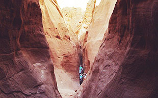 Closed Canyon – die Wüste des Sinai ist geografisch Teil der Sahara, Kameltrekking White Mountains, Sinai